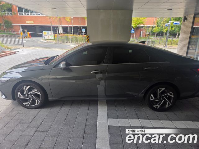 Hyundai AVANTE 1.6 Inspiration — пробег 2 369 км — фото 5 из 5