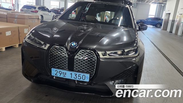 BMW iX xDrive50 Sports Plus — пробег 72 550 км — фото 1 из 5