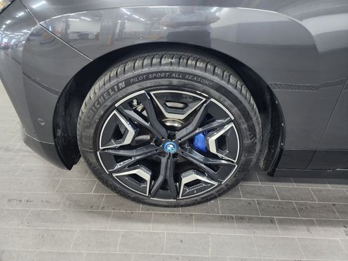 BMW iX xDrive50 Sports Plus — пробег 72 550 км — фото 5 из 5