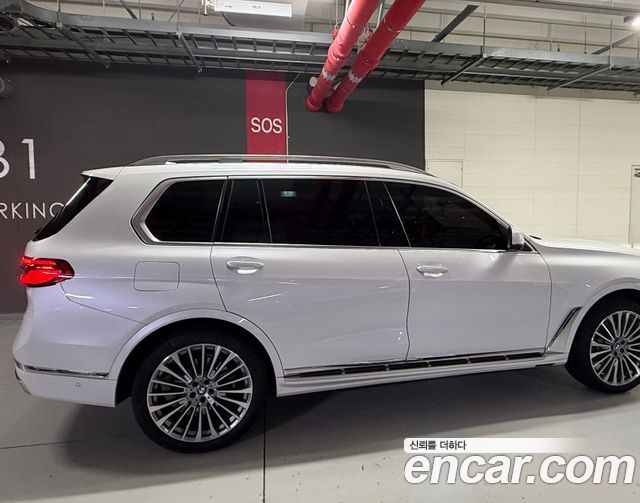 BMW X7 xDrive 40i Design Pure Excellence 6-Seater — пробег 29 500 км — фото 3 из 5