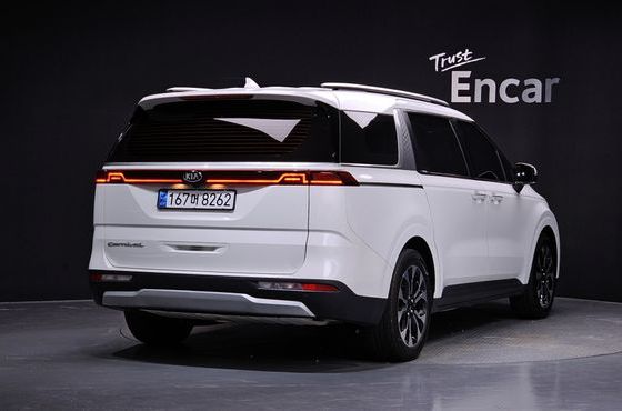 Kia Carnival Diesel 9-Seater Prestige — пробег 68 958 км — фото 2 из 5