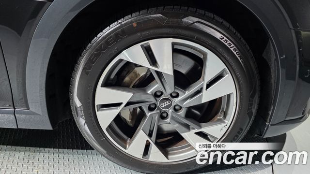 Audi e-tron из Кореи Encar