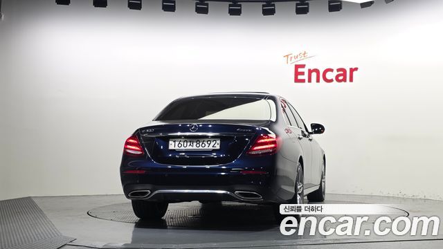 Mercedes-Benz E-Class E300 4MATIC AMG Line — пробег 26 919 км — фото 4 из 5