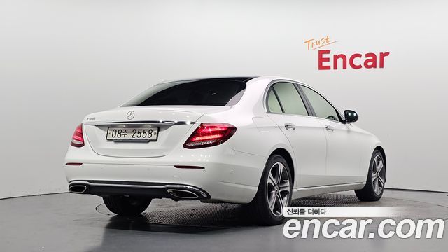 Mercedes-Benz E-Class из Кореи Encar