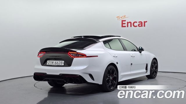 Kia Stinger 2.0 Turbo 2WD Platinum — пробег 97 399 км — фото 2 из 5