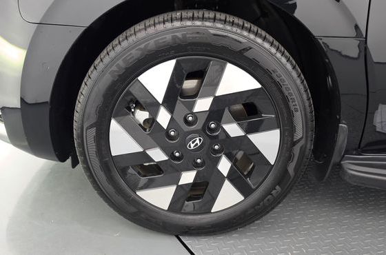 Hyundai Staria L3.5 Lounge 7-Seater Inspiration — пробег 17 940 км — фото 5 из 5