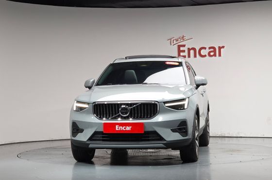 Volvo XC40 B4 Ultra Bright — пробег 7 086 км — фото 3 из 5