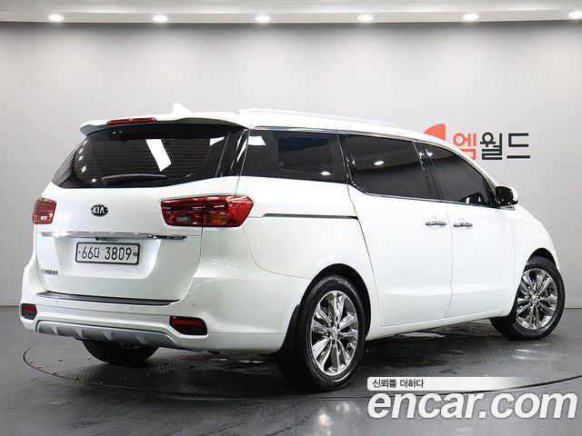 Kia Carnival из Кореи Encar