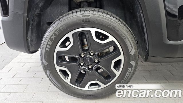 Jeep Renegade 2.0 Diesel Tailhawk AWD — пробег 90 849 км — фото 5 из 5