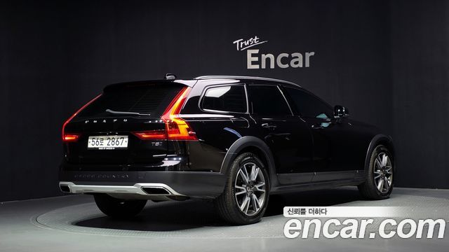 Volvo V90 T5 Pro AWD — пробег 95 449 км — фото 2 из 5