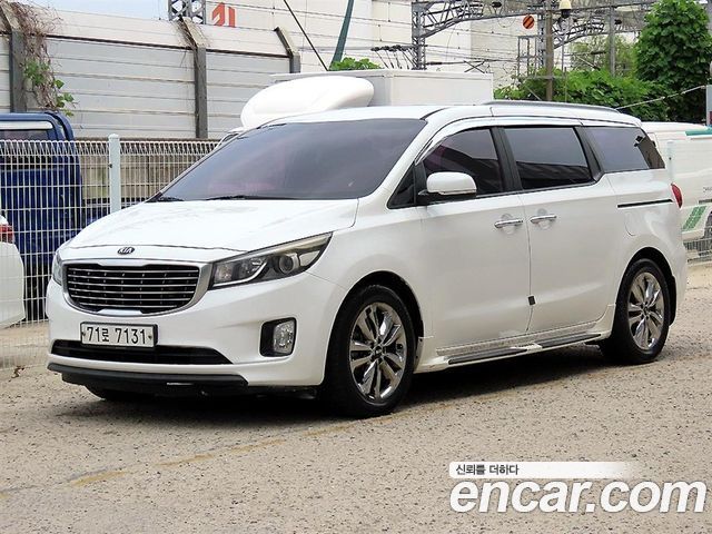 Kia Carnival 11-seater Luxury — пробег 143 138 км — фото 1 из 5