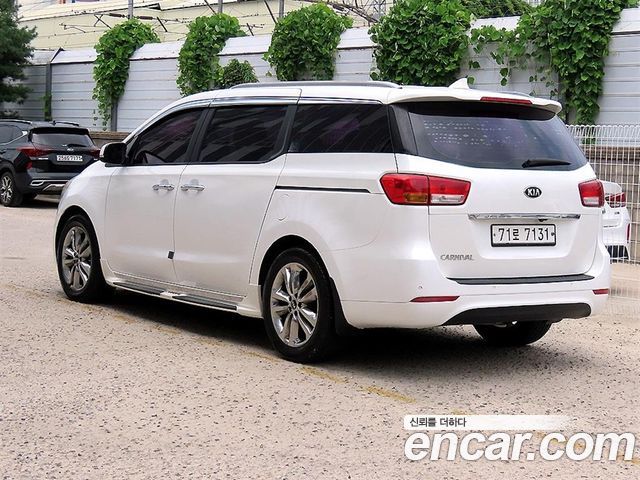 Kia Carnival 11-seater Luxury — пробег 143 138 км — фото 2 из 5