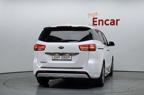 Kia Carnival 9-seater Prestige — пробег 139 320 км — фото 4 из 5
