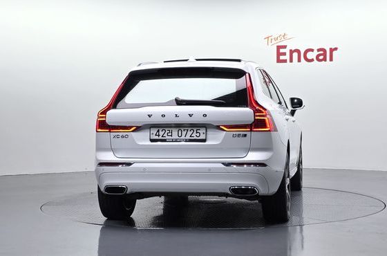 Volvo XC60 D5 Inscription — пробег 96 483 км — фото 4 из 5