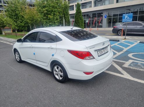 Hyundai Accent 1.4 VVT Premier — пробег 76 477 км — фото 4 из 5
