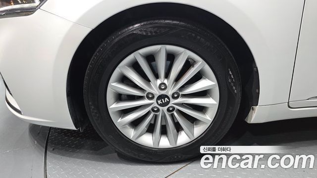 Kia K7 из Кореи Encar