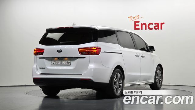 Kia Carnival из Кореи Encar