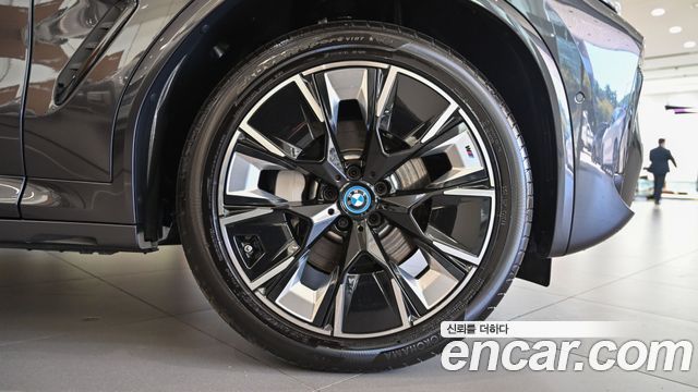 BMW iX3 M Sports — пробег 11 785 км — фото 5 из 5