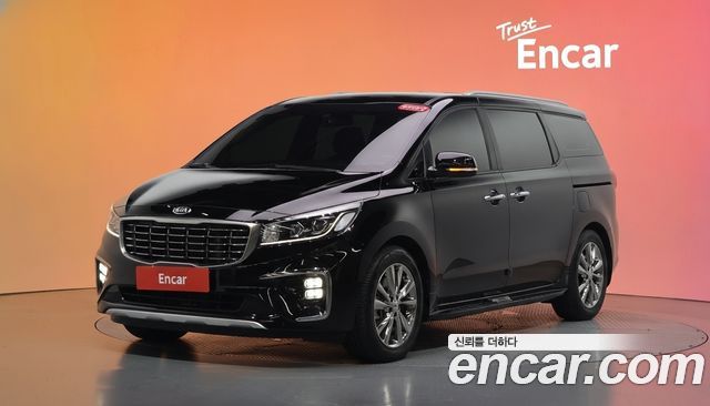 Kia Carnival 9-Seater Luxury — пробег 76 351 км — фото 1 из 5