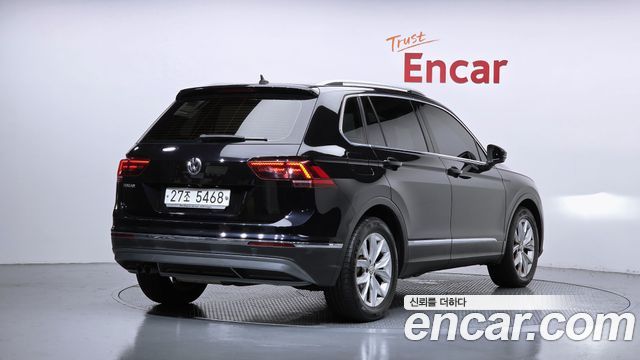 Volkswagen Tiguan 2.0 TDI Premium — пробег 163 998 км — фото 2 из 5