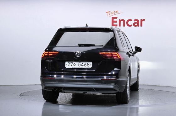 Volkswagen Tiguan 2.0 TDI Premium — пробег 163 998 км — фото 4 из 5