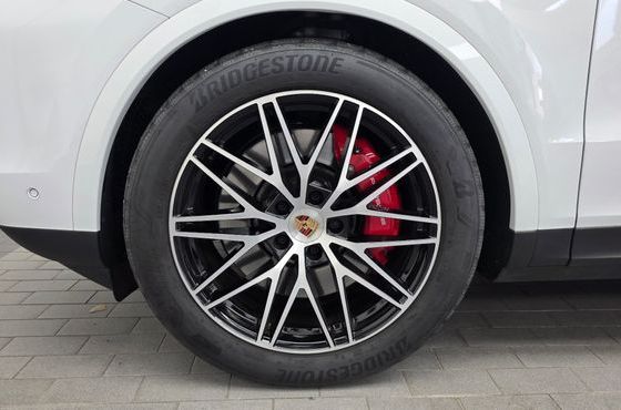 Porsche Cayenne 3.0 S E-Hybrid — пробег 16 104 км — фото 5 из 5