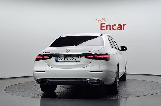 Mercedes-Benz E-Class E300e 4MATIC Exclusive — пробег 65 871 км — фото 4 из 5