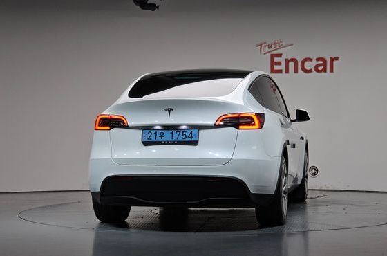 Tesla Model Y RWD — пробег 41 791 км — фото 4 из 5