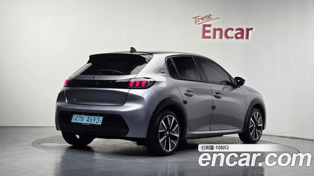Peugeot 208 GT — пробег 50 837 км — фото 2 из 5