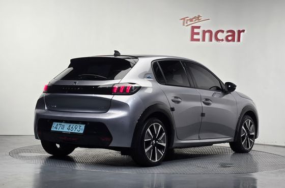 Peugeot 208 GT — пробег 50 837 км — фото 2 из 5