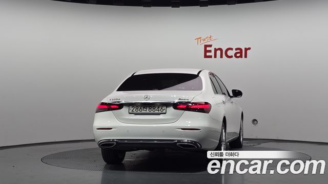 Mercedes-Benz E-Class из Кореи Encar