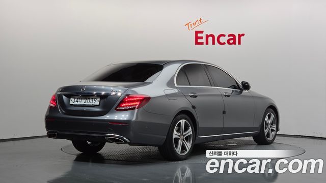 Mercedes-Benz E-Class из Кореи Encar