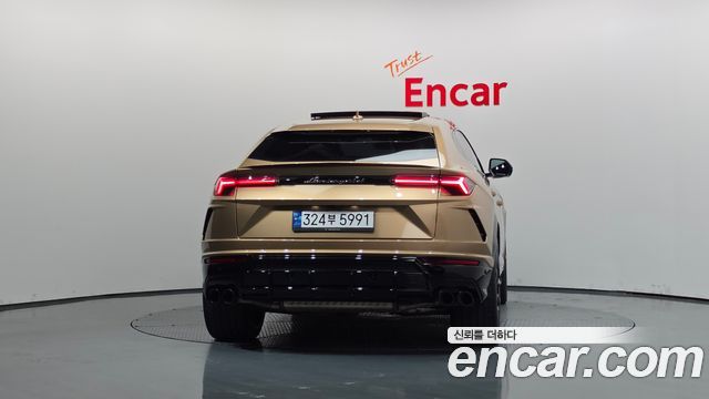 Lamborghini Urus из Кореи Encar