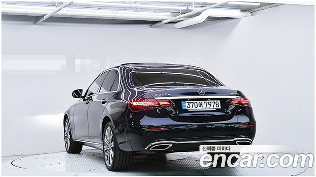 Mercedes-Benz E-Class E300e 4MATIC Exclusive — пробег 57 037 км — фото 2 из 5