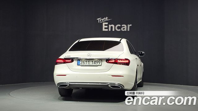 Mercedes-Benz E-Class E250 Avantgarde — пробег 45 580 км — фото 4 из 5