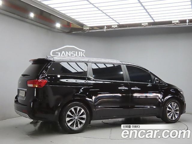 Kia Carnival из Кореи Encar