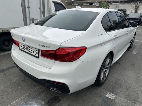 BMW 5-Series 520d xDrive M Sport Package Plus — пробег 188 174 км — фото 4 из 5