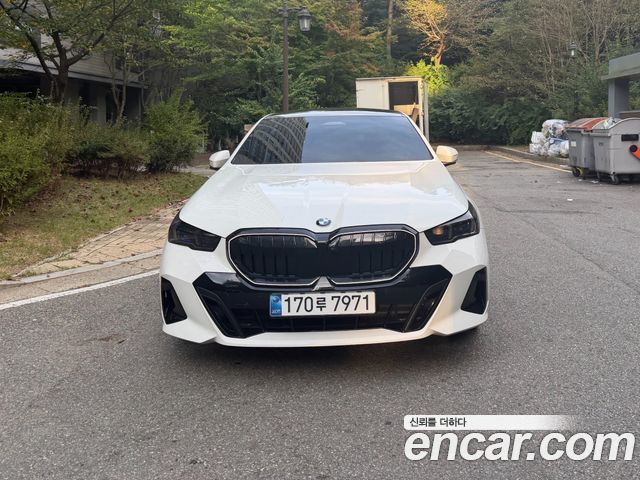 BMW 5-Series 520i M Sport — пробег 9 000 км — фото 2 из 5