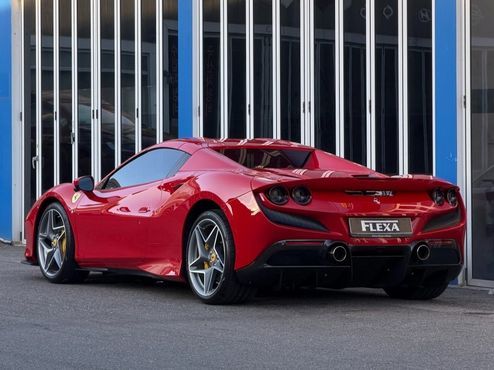 Ferrari F8 3.9 V8 — пробег 9 900 км — фото 2 из 5