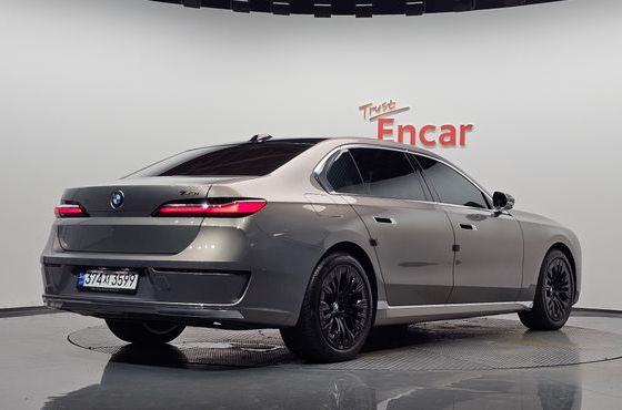 BMW 7-Series 740i sDrive Design Pure Excellence — пробег 41 835 км — фото 2 из 5