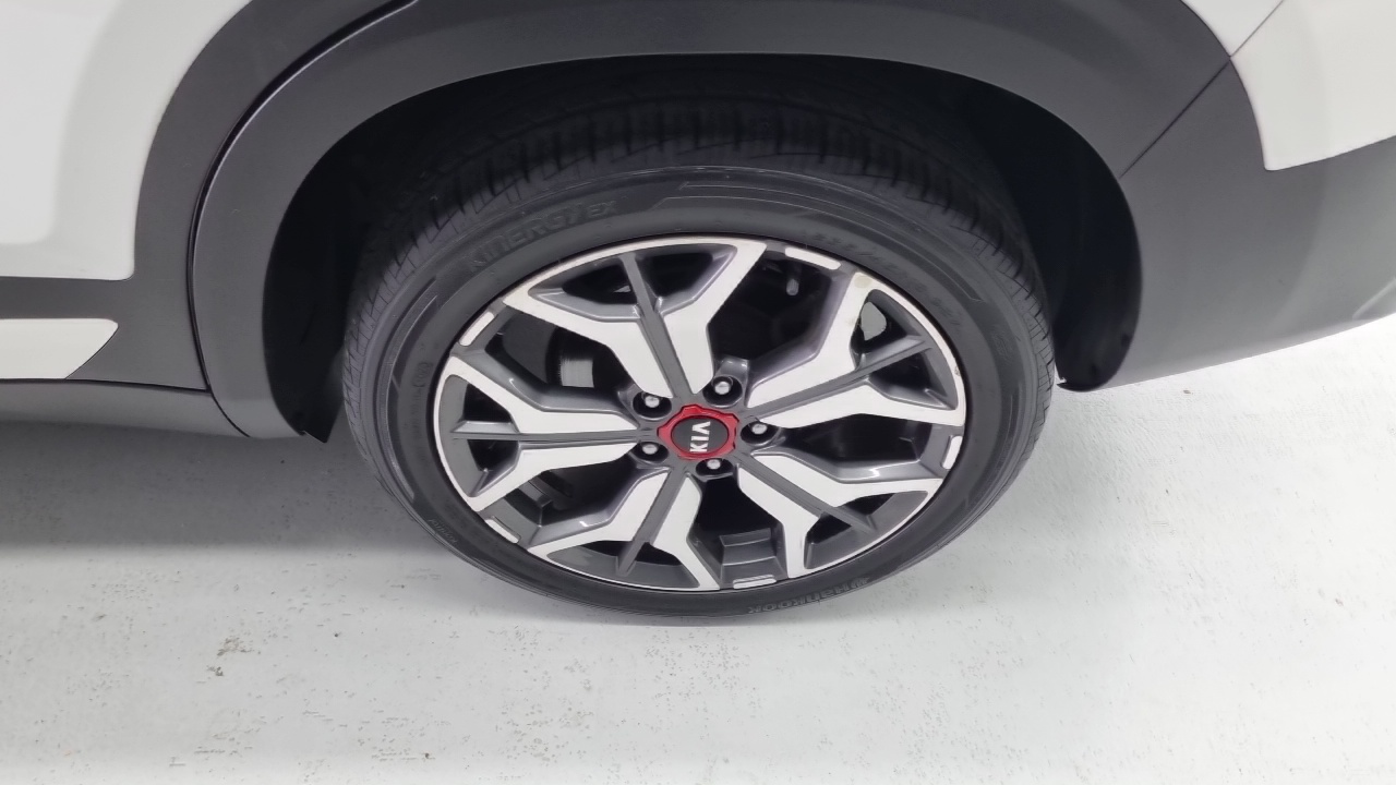 Kia Seltos из Кореи Encar