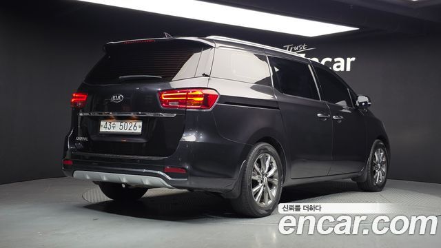 Kia Carnival из Кореи Encar