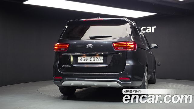 Kia Carnival из Кореи Encar
