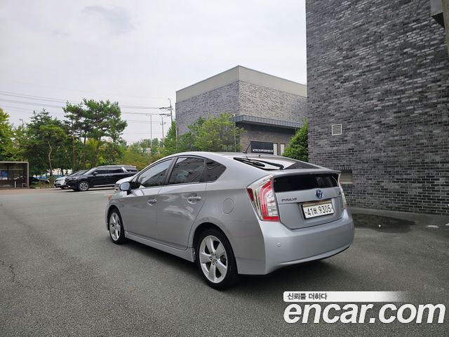 Toyota Prius из Кореи Encar