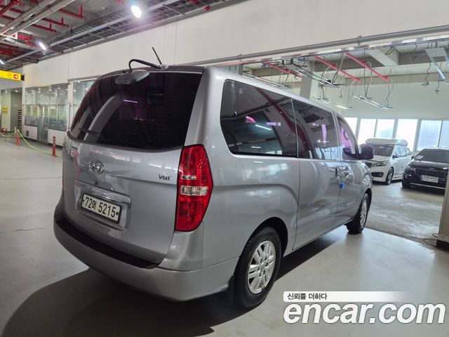 Hyundai Starex 12-Seater Wagon Smart — пробег 243 354 км — фото 2 из 5