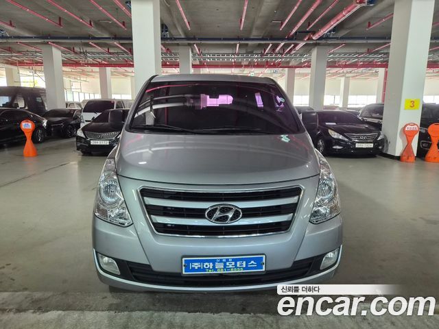 Hyundai Starex 12-Seater Wagon Smart — пробег 243 354 км — фото 3 из 5