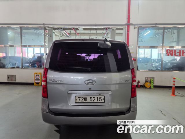 Hyundai Starex 12-Seater Wagon Smart — пробег 243 354 км — фото 4 из 5