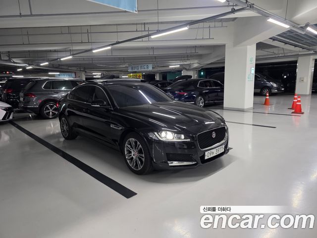 Jaguar XF 20d Prestige — пробег 63 000 км — фото 2 из 5