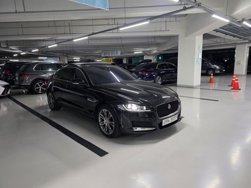 Jaguar XF 20d Prestige — пробег 63 000 км — фото 2 из 5
