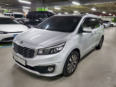 Kia Carnival 9-seater Luxury — пробег 170 000 км — фото 2 из 5